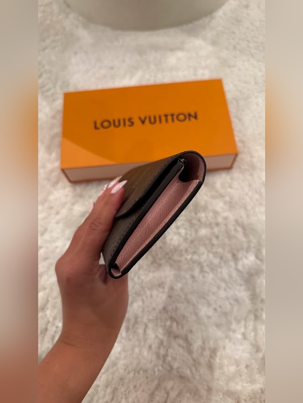 Louis Vuitton Emilie Wallet Rose Ballerine - Picture 6 of 6